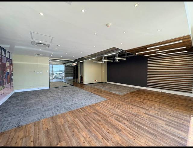 359M² OFFICE TO LET IN WATERFALL